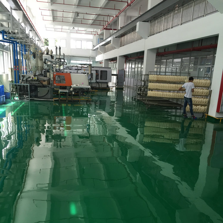 廈門地坪漆,環(huán)氧樹(shù)脂地坪廠家_滄晟地坪漆:地坪漆施工師傅的經(jīng)驗(yàn)分享