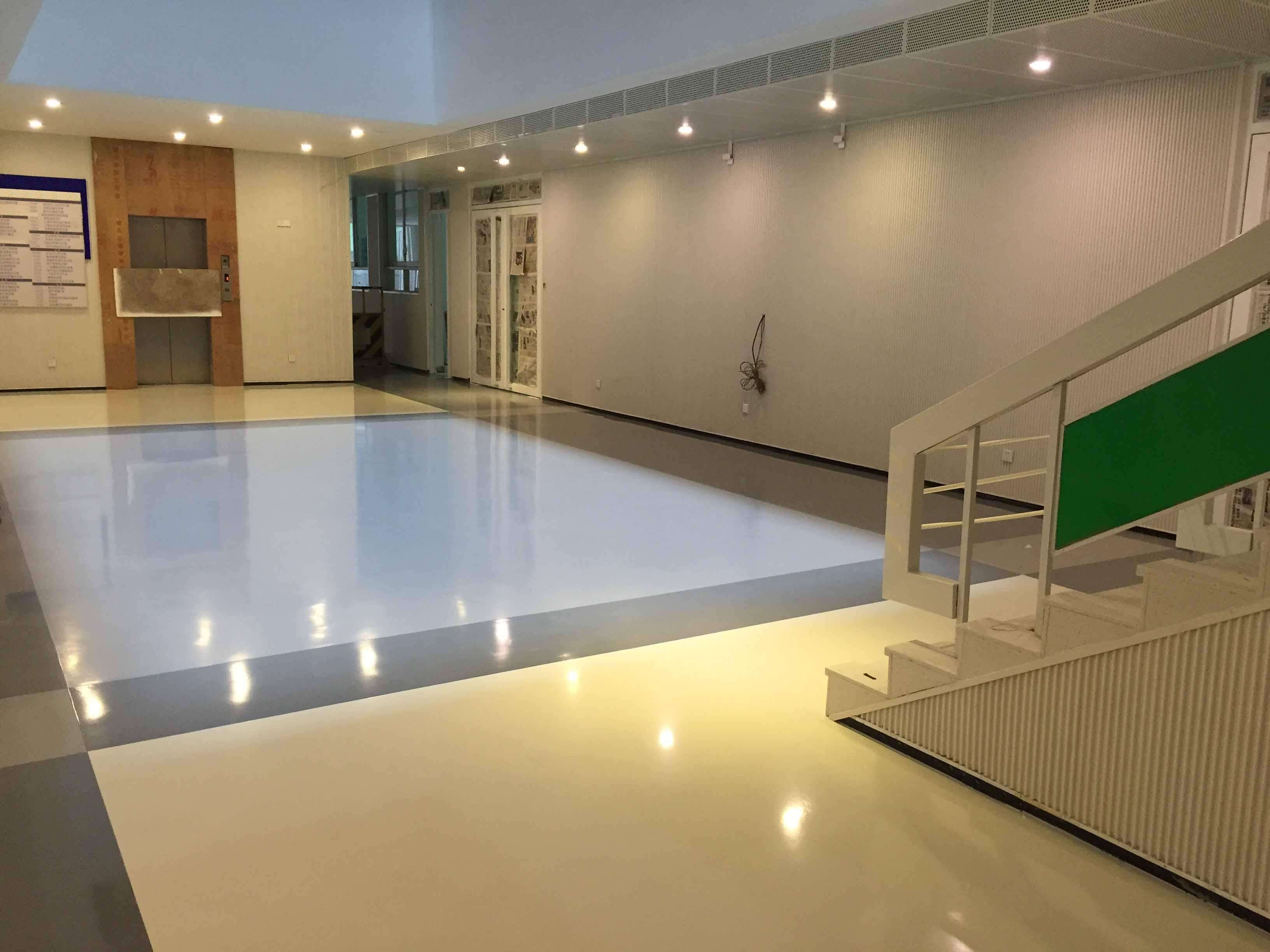 如何用環氧彩砂地坪漆打造時尚型購物中心地面系統？