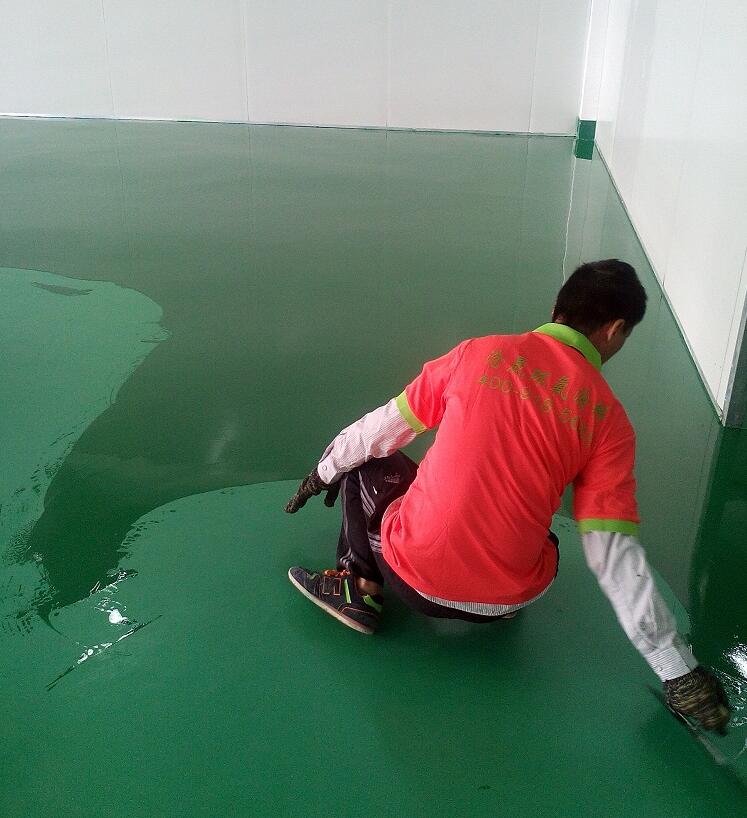 水性環氧地坪漆做地面涂刷應注意什么？