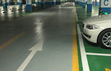 停車庫(kù)環(huán)氧地坪樹(shù)脂地坪漆使用中要注意什么？